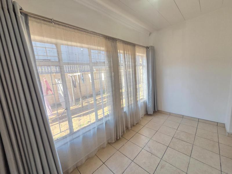 To Let 2 Bedroom Property for Rent in Erasmia Gauteng