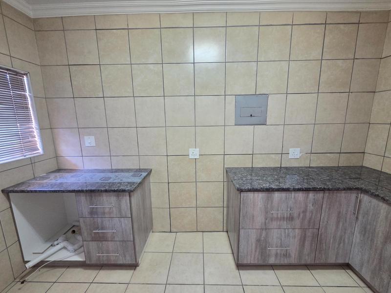 To Let 2 Bedroom Property for Rent in Erasmia Gauteng