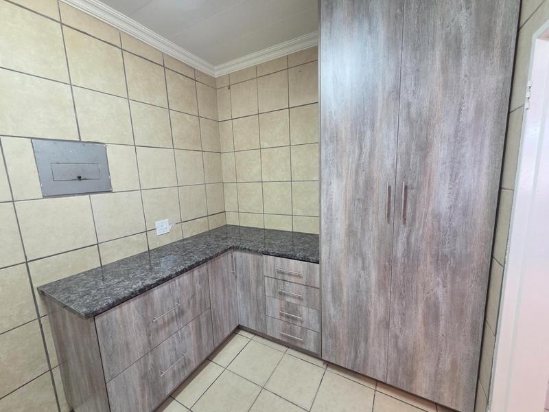 To Let 2 Bedroom Property for Rent in Erasmia Gauteng