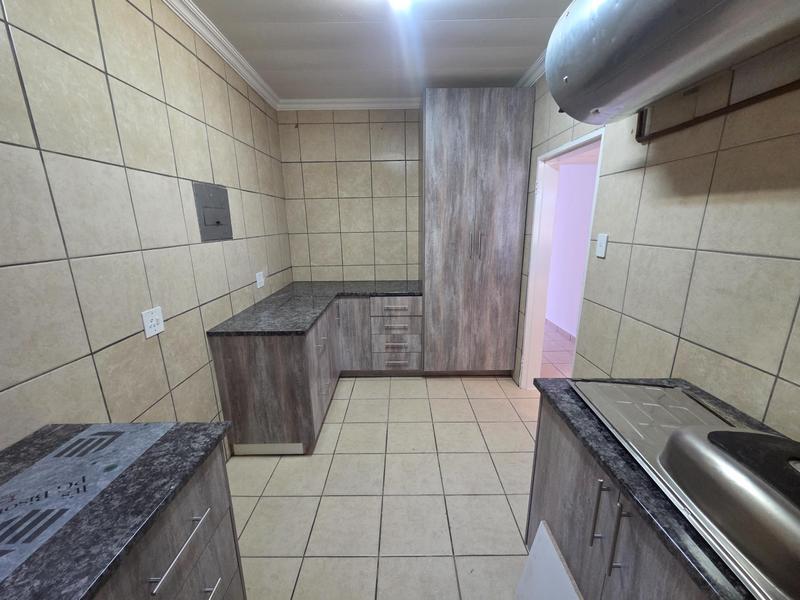 To Let 2 Bedroom Property for Rent in Erasmia Gauteng