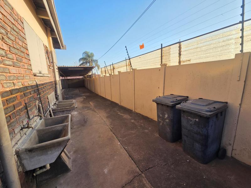 To Let 2 Bedroom Property for Rent in Erasmia Gauteng