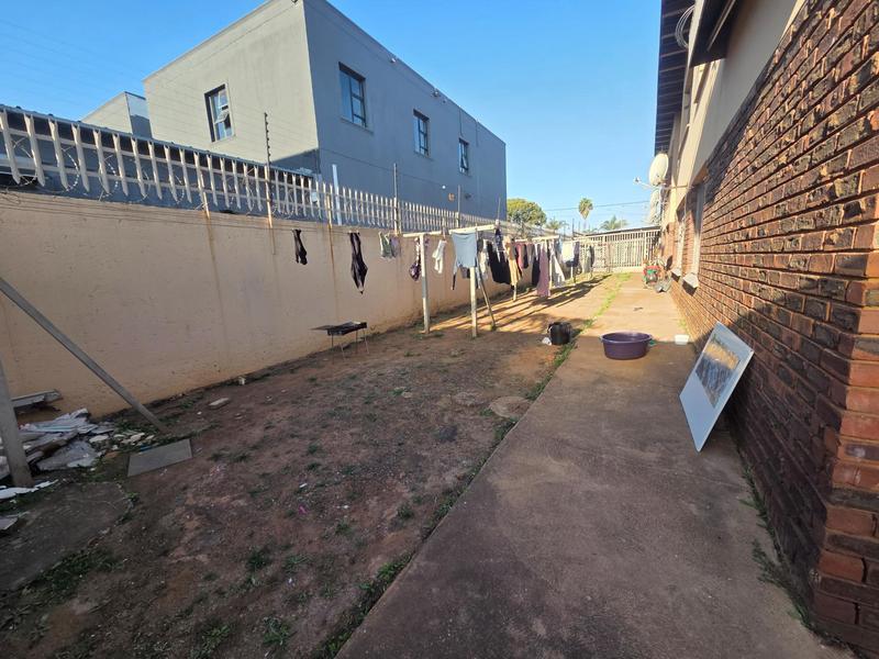 To Let 2 Bedroom Property for Rent in Erasmia Gauteng