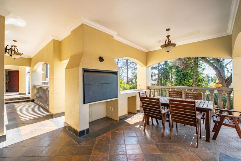 4 Bedroom Property for Sale in Waterkloof Ridge Gauteng