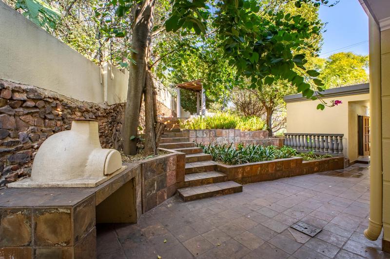 4 Bedroom Property for Sale in Waterkloof Ridge Gauteng