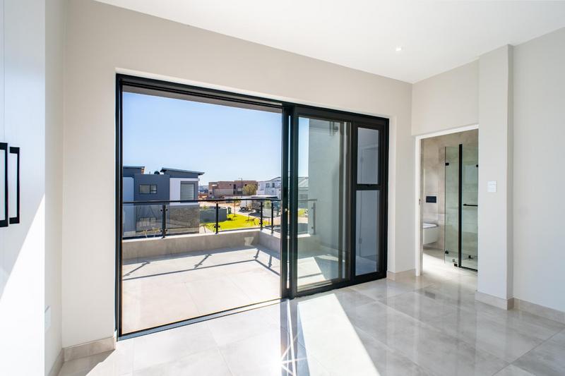 5 Bedroom Property for Sale in Midstream Heights Gauteng