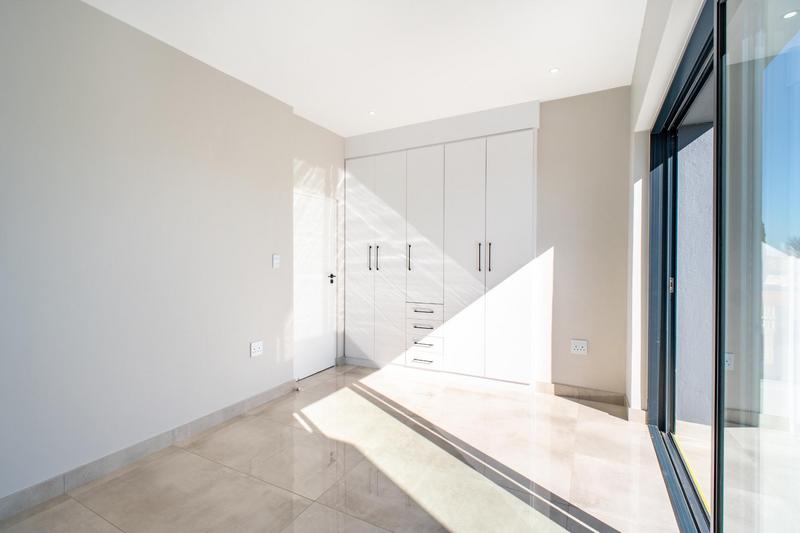 5 Bedroom Property for Sale in Midstream Heights Gauteng