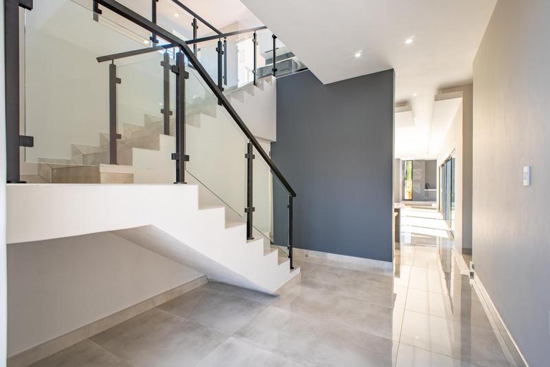 5 Bedroom Property for Sale in Midstream Heights Gauteng