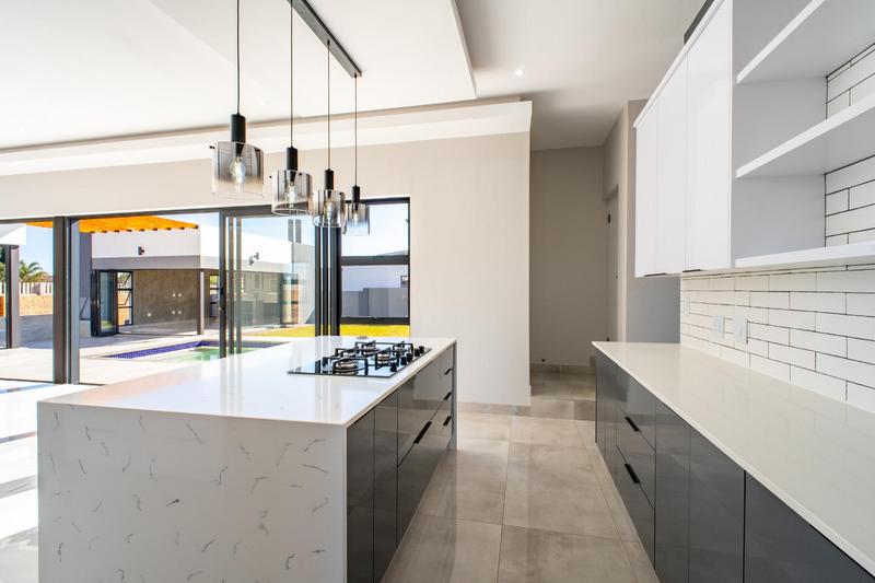 5 Bedroom Property for Sale in Midstream Heights Gauteng