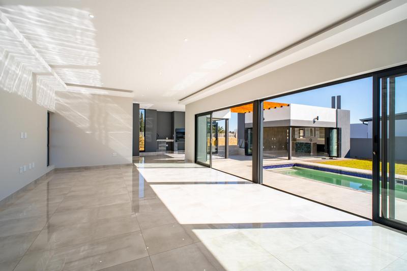 5 Bedroom Property for Sale in Midstream Heights Gauteng