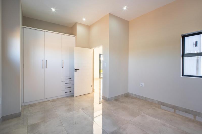 5 Bedroom Property for Sale in Midstream Heights Gauteng