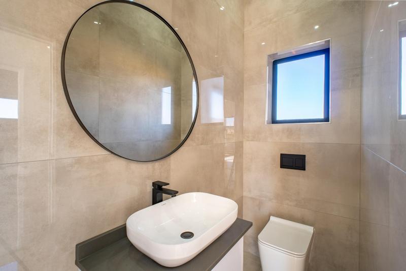 5 Bedroom Property for Sale in Midstream Heights Gauteng