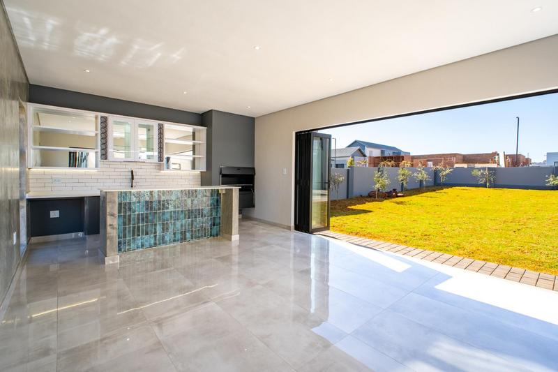 5 Bedroom Property for Sale in Midstream Heights Gauteng