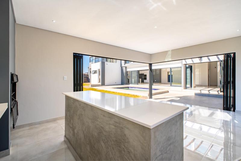 5 Bedroom Property for Sale in Midstream Heights Gauteng