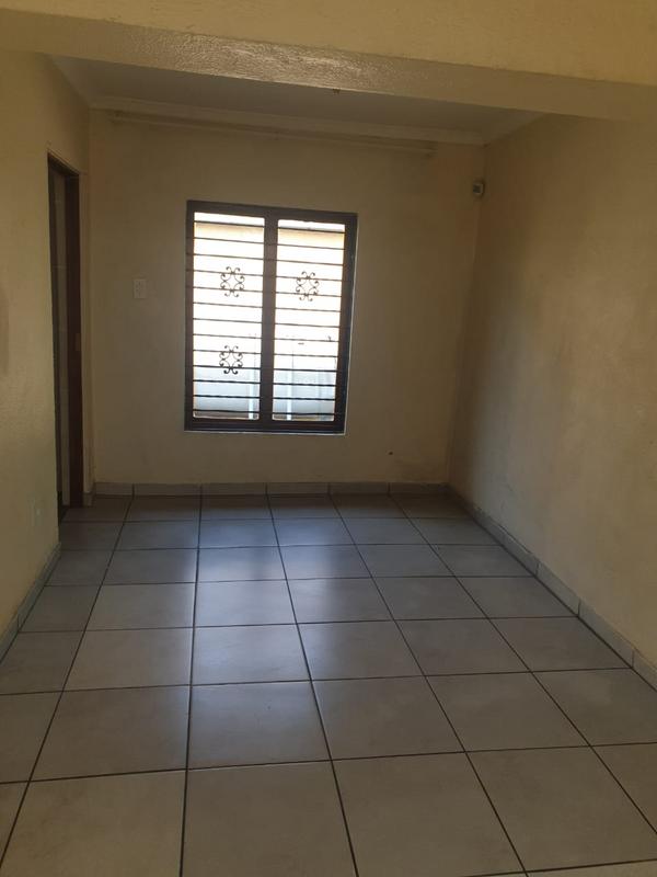 To Let 1 Bedroom Property for Rent in Lambton Gauteng