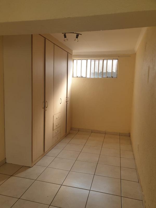 To Let 1 Bedroom Property for Rent in Lambton Gauteng
