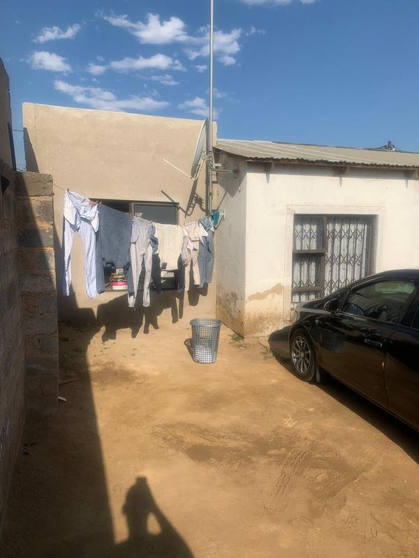 2 Bedroom Property for Sale in Etwatwa Gauteng
