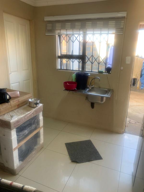 2 Bedroom Property for Sale in Etwatwa Gauteng