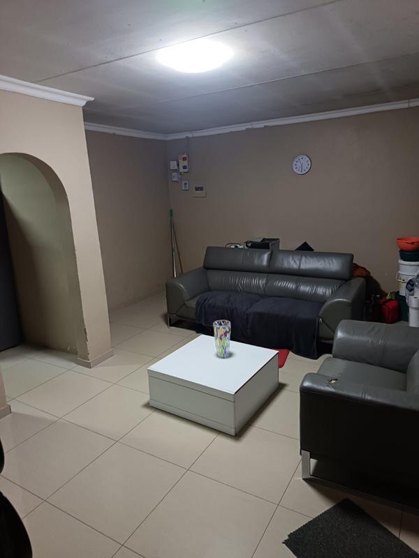 2 Bedroom Property for Sale in Etwatwa Gauteng