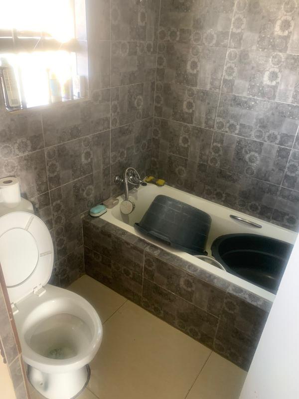 2 Bedroom Property for Sale in Etwatwa Gauteng