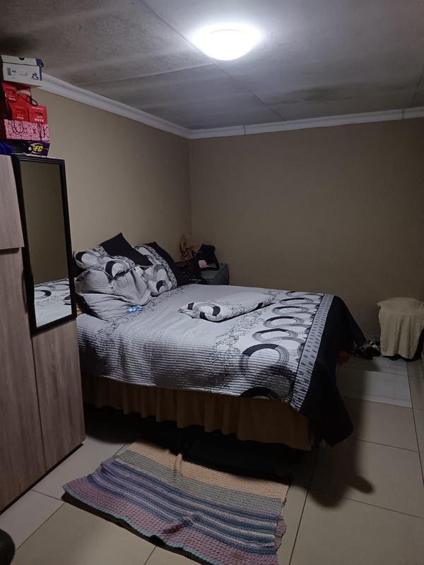 2 Bedroom Property for Sale in Etwatwa Gauteng