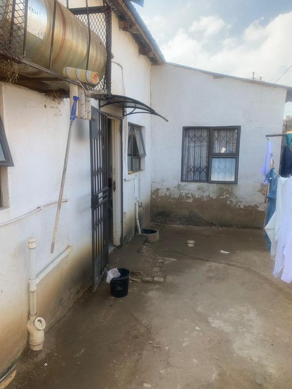 2 Bedroom Property for Sale in Etwatwa Gauteng