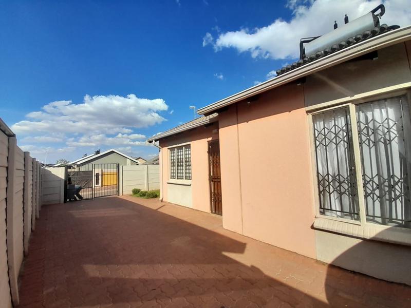 2 Bedroom Property for Sale in Sky City Gauteng