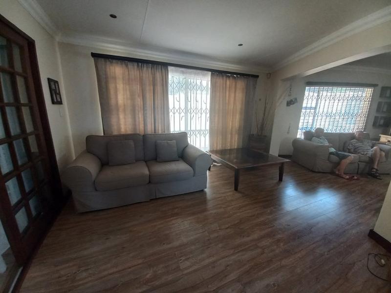 5 Bedroom Property for Sale in Noordheuwel Gauteng