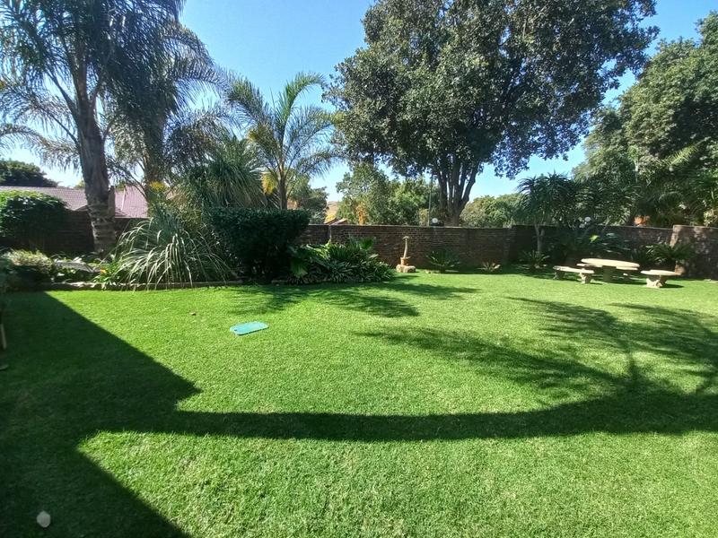 5 Bedroom Property for Sale in Noordheuwel Gauteng