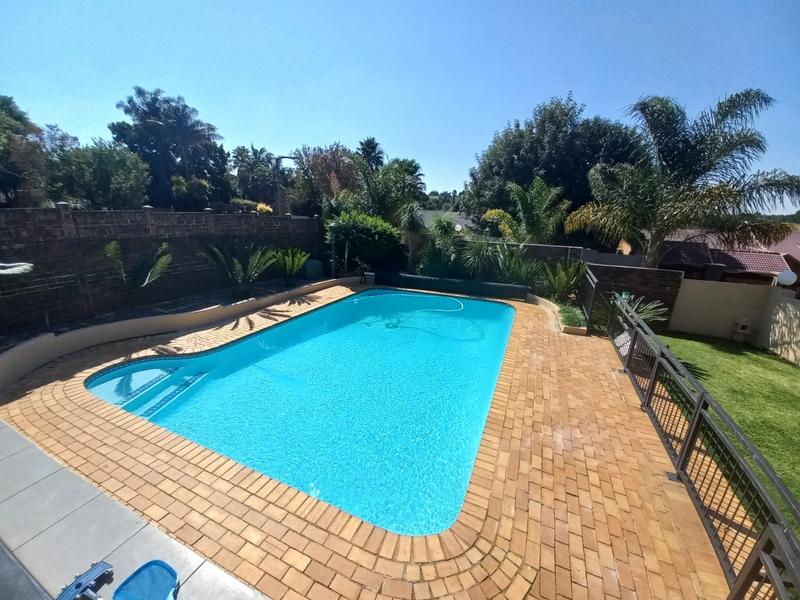 5 Bedroom Property for Sale in Noordheuwel Gauteng