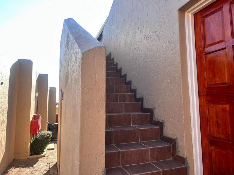 To Let 2 Bedroom Property for Rent in Vorna Valley Gauteng