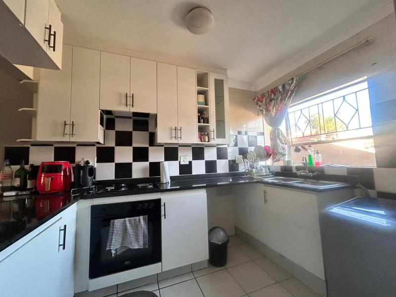 To Let 2 Bedroom Property for Rent in Vorna Valley Gauteng