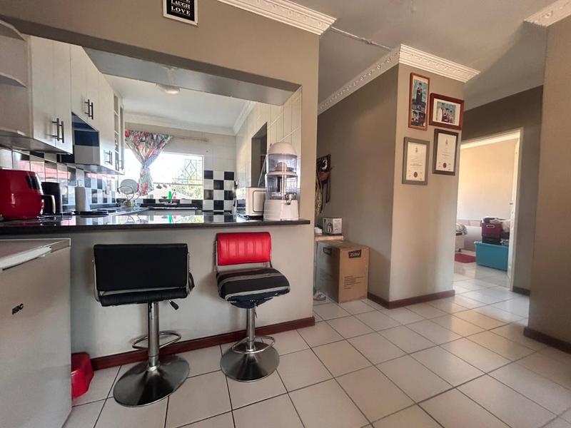 To Let 2 Bedroom Property for Rent in Vorna Valley Gauteng