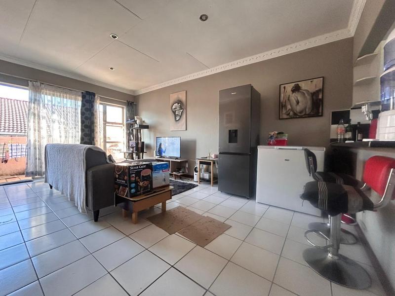 To Let 2 Bedroom Property for Rent in Vorna Valley Gauteng