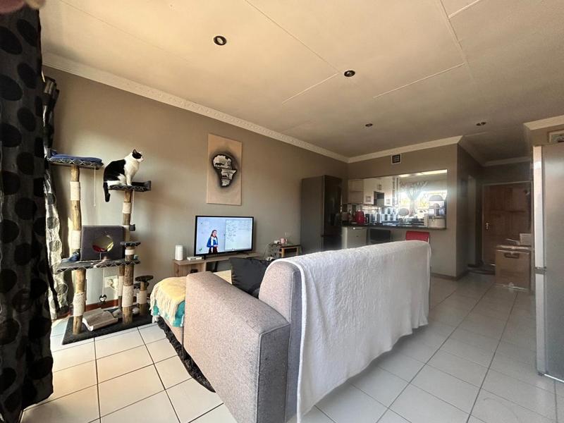 To Let 2 Bedroom Property for Rent in Vorna Valley Gauteng
