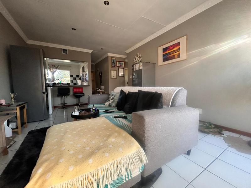 To Let 2 Bedroom Property for Rent in Vorna Valley Gauteng