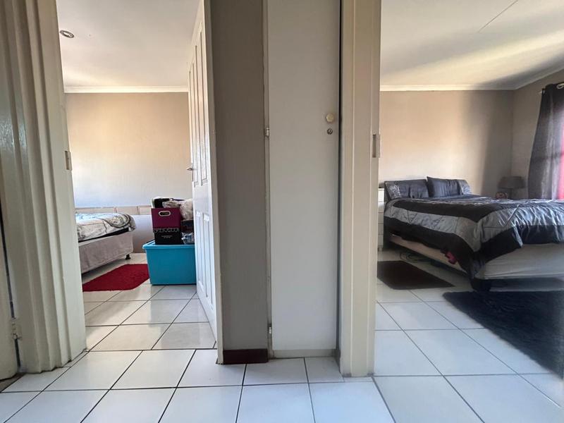To Let 2 Bedroom Property for Rent in Vorna Valley Gauteng