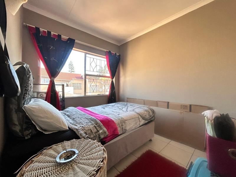 To Let 2 Bedroom Property for Rent in Vorna Valley Gauteng
