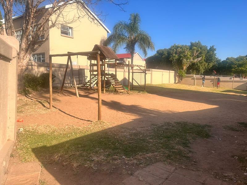 To Let 2 Bedroom Property for Rent in Vorna Valley Gauteng