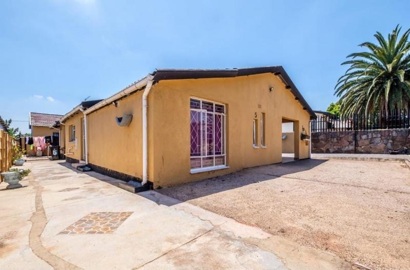 5 Bedroom Property for Sale in Sophiatown Gauteng