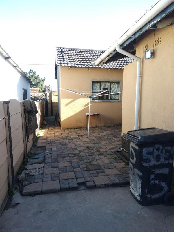 5 Bedroom Property for Sale in Sophiatown Gauteng
