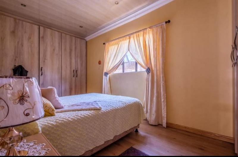 5 Bedroom Property for Sale in Sophiatown Gauteng
