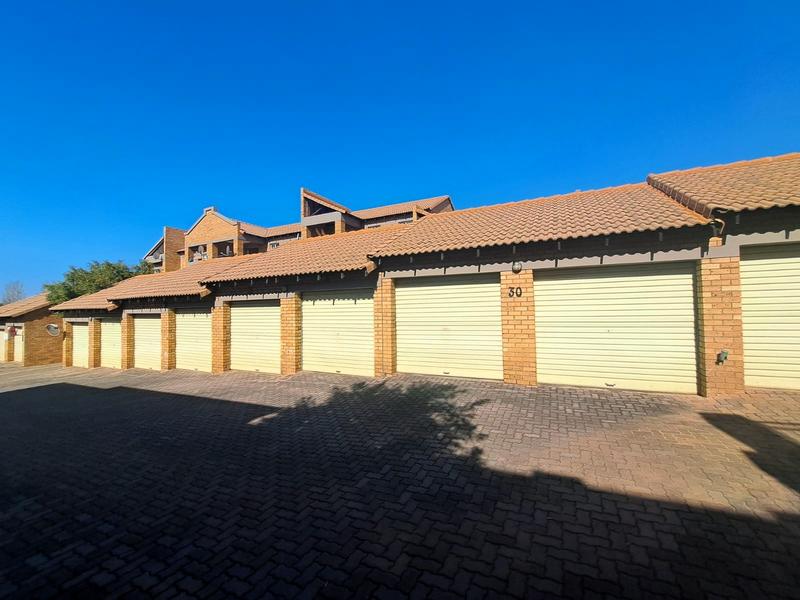 To Let 2 Bedroom Property for Rent in Eco Park Gauteng
