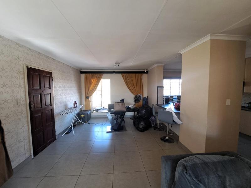 To Let 2 Bedroom Property for Rent in Eco Park Gauteng