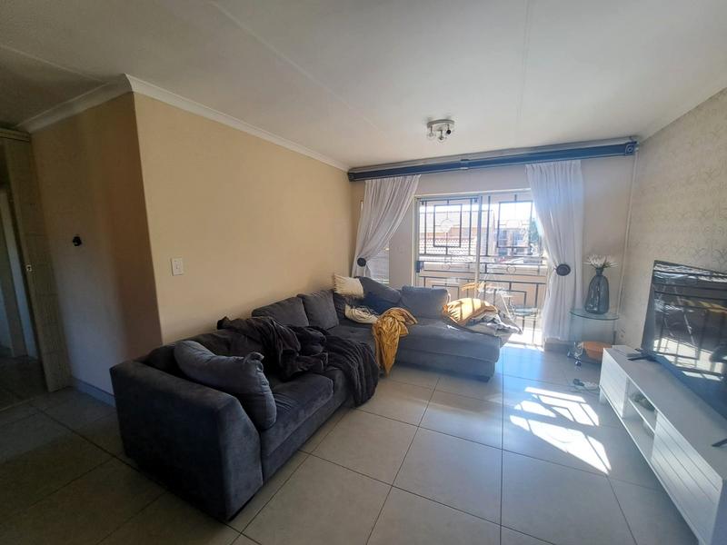 To Let 2 Bedroom Property for Rent in Eco Park Gauteng
