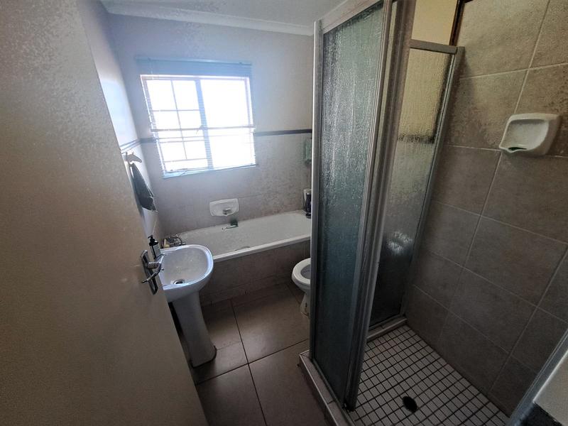 To Let 2 Bedroom Property for Rent in Eco Park Gauteng
