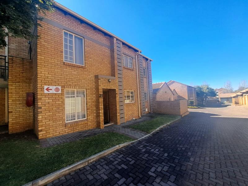 To Let 2 Bedroom Property for Rent in Eco Park Gauteng