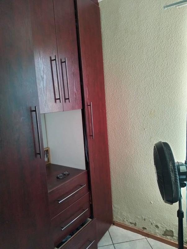 2 Bedroom Property for Sale in Clayville Gauteng
