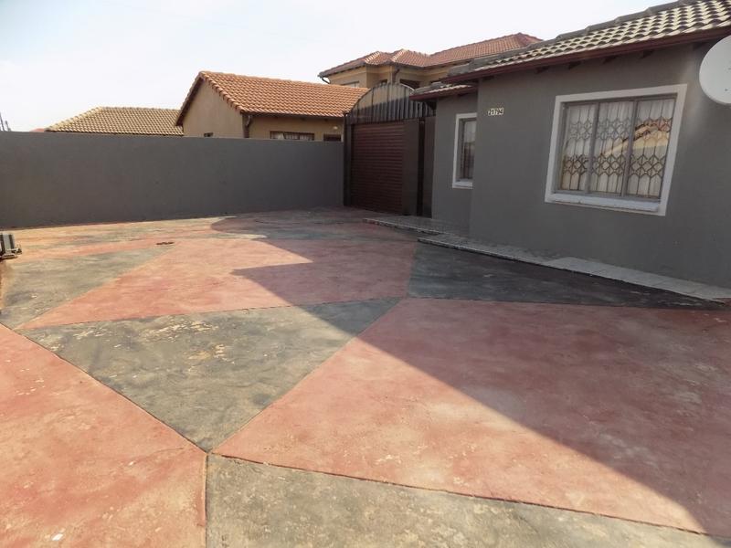 3 Bedroom Property for Sale in Protea Glen Gauteng