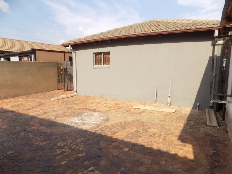 3 Bedroom Property for Sale in Protea Glen Gauteng