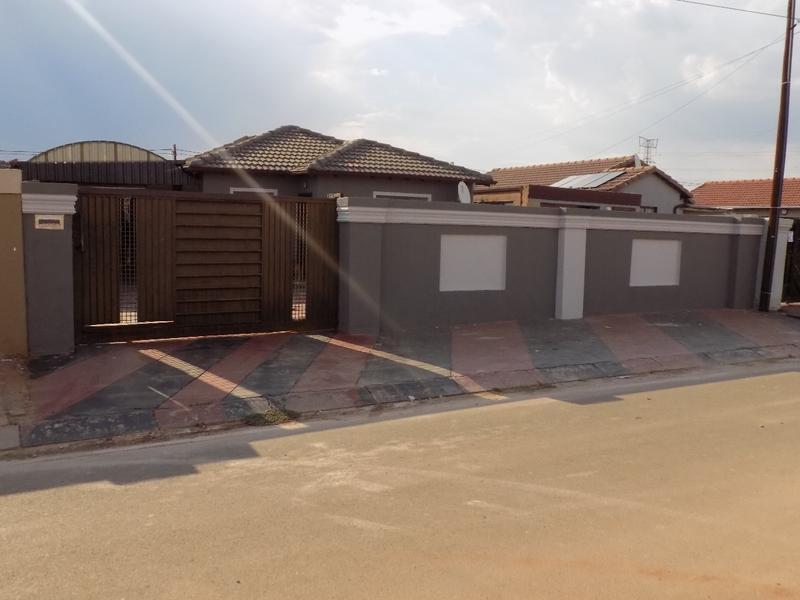 3 Bedroom Property for Sale in Protea Glen Gauteng
